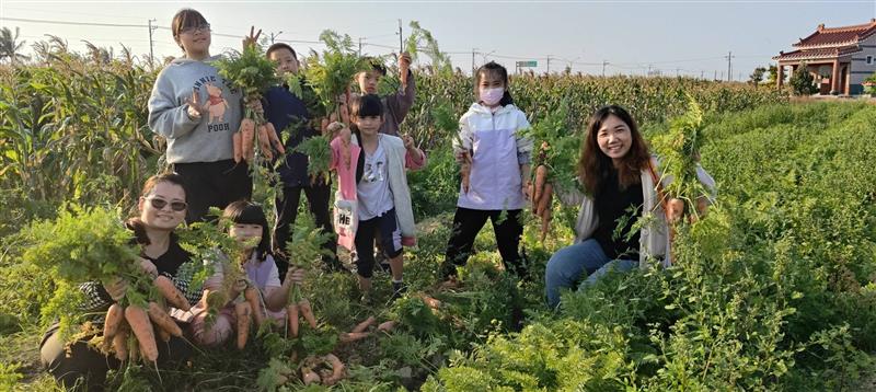 田野奔跑的童年約定